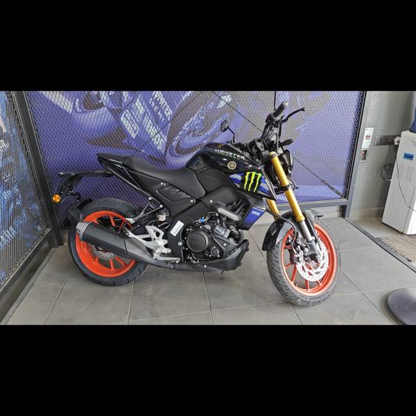 upright relaxed riding positio