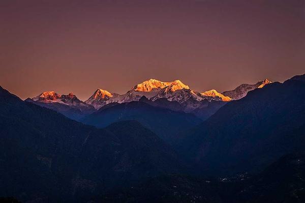 kanchenjunga mountain views in