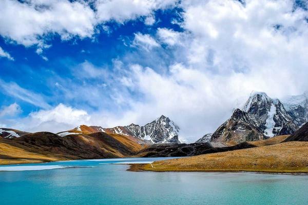 cholamu lake