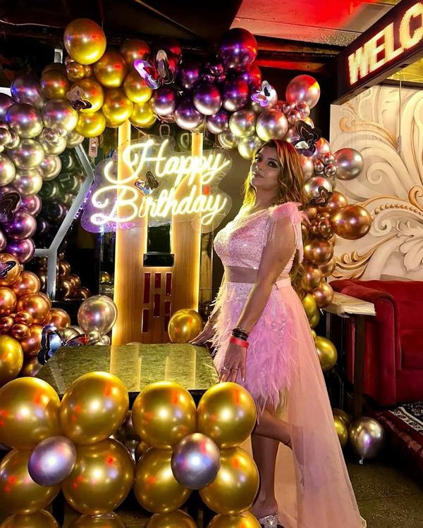 helium balloon decoration walk