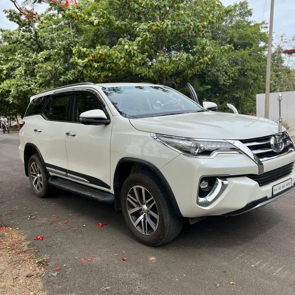 innova car with valid insuranc