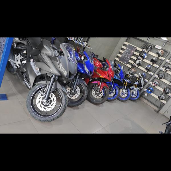 reliable yamaha fzs motorcycle