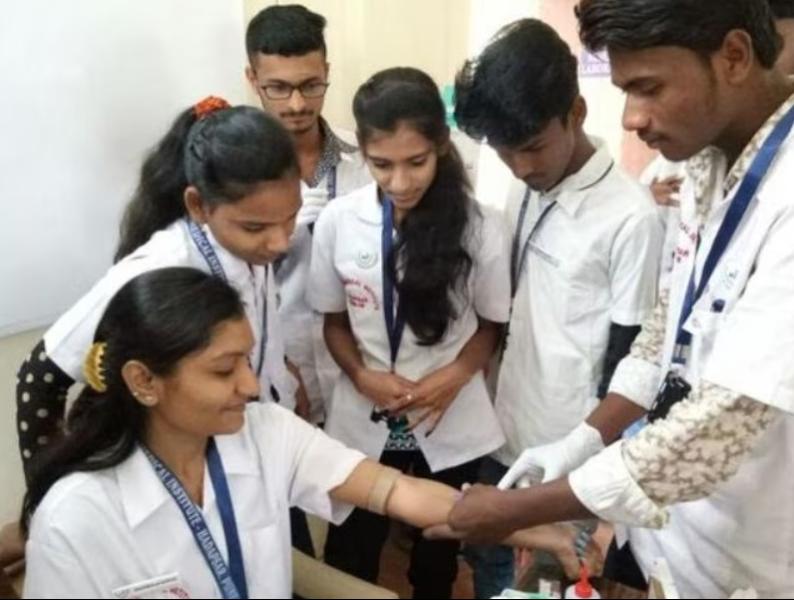 A Diploma in Medical Labo