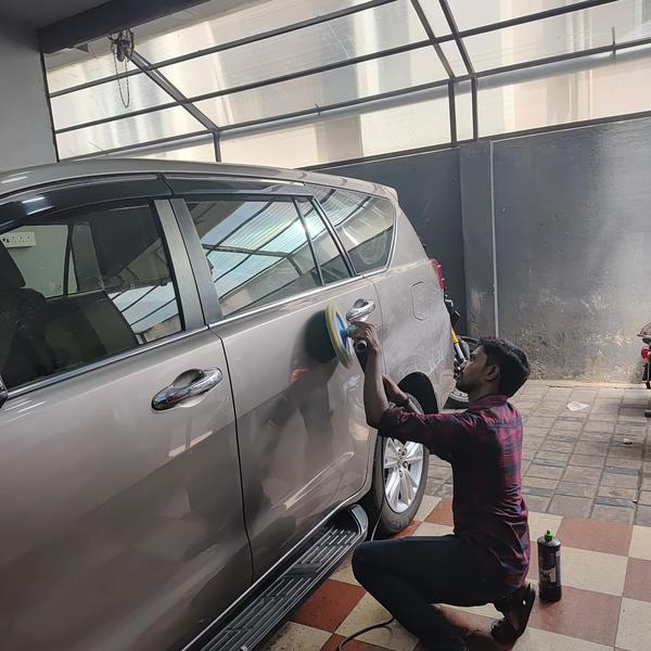 Toyota Crysta gets Exterior De