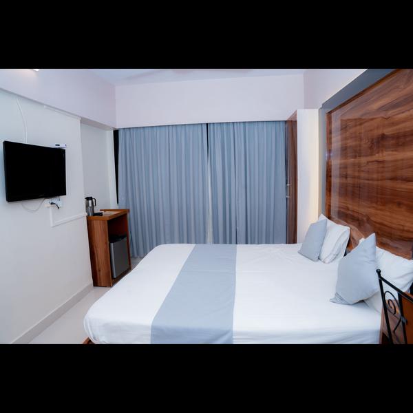 hotel near goregaon exhibition