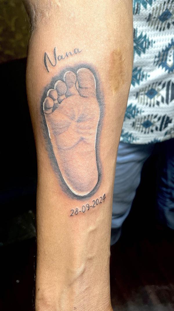 Foot tattoos can be a unique w