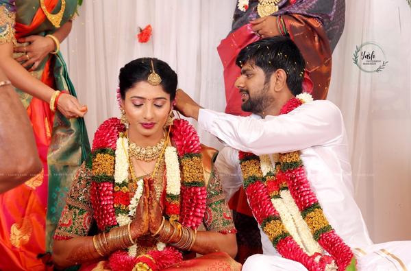 candid and traditional wedding