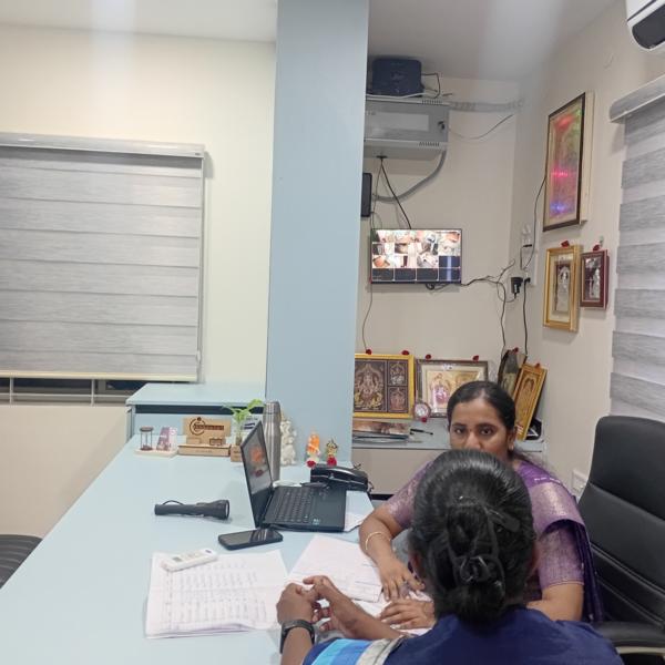 expert in treating pimples and