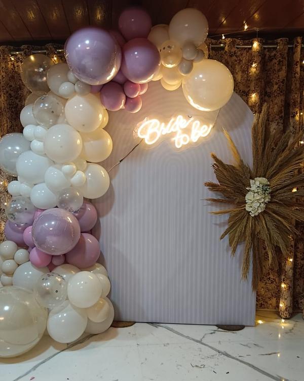 Best balloon decoration in mum