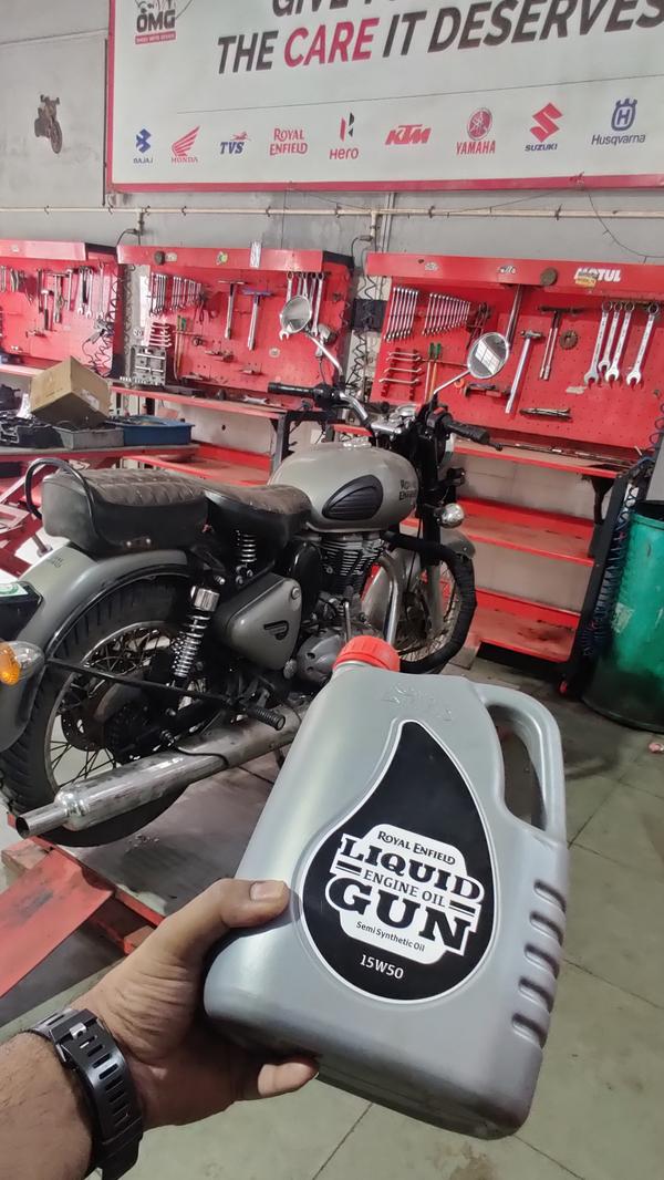 Royal Enfield Classic 350 in f