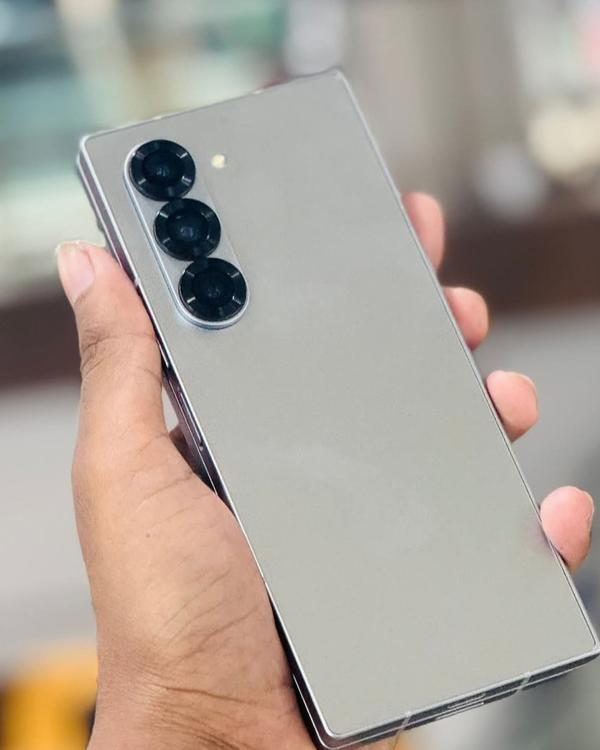 high resolution front camera