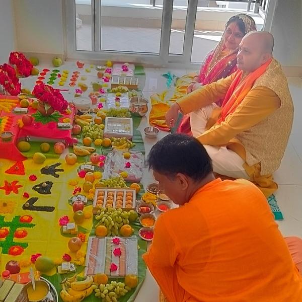 Bihari pandit for Housewarming