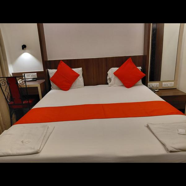 affordable couple hotel gorega
