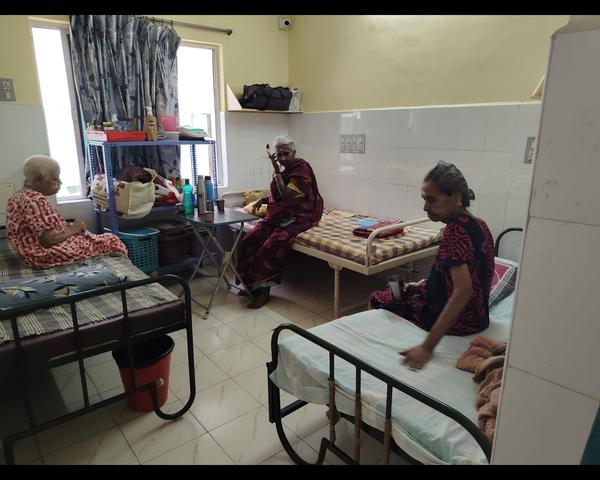 clean and airy rooms for senio