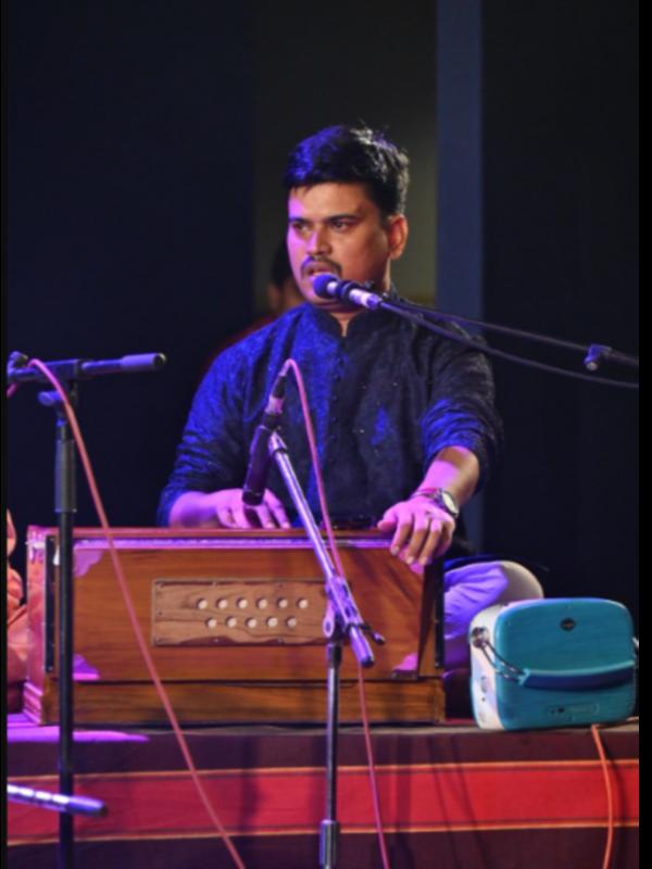 Looking for singing class