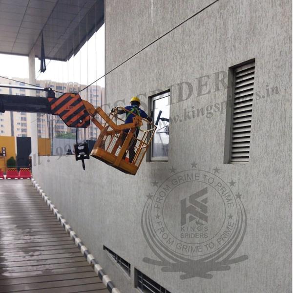 Non Accessible Area Facade Cle