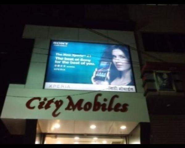 A well-lit and striking sign can make all the diff