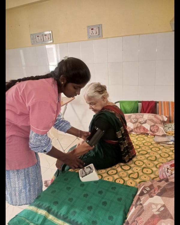 old age home with emergency me