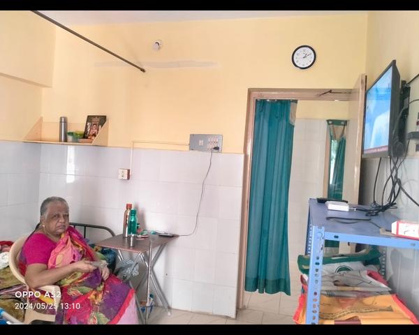 clean and airy rooms for senio