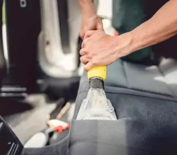 professional car cleaning serv