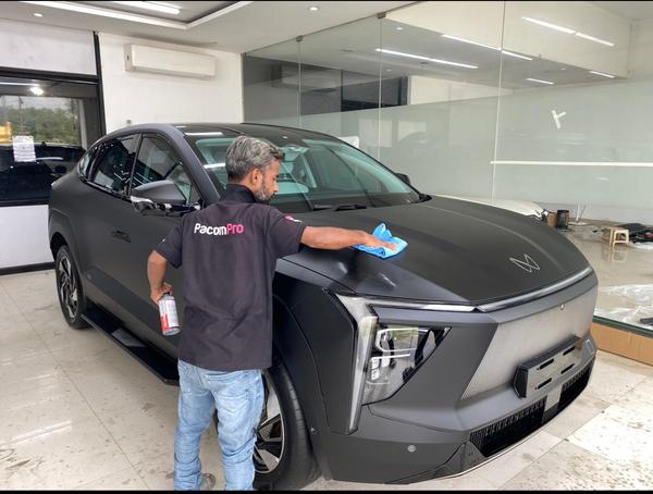 MAHINDRA XEV 9E – MATTE SEALAN