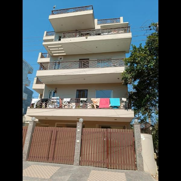 ready to move builder floor gu