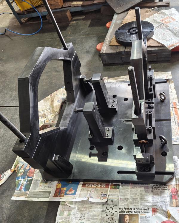 A range of Components like Valve parts with Unequa