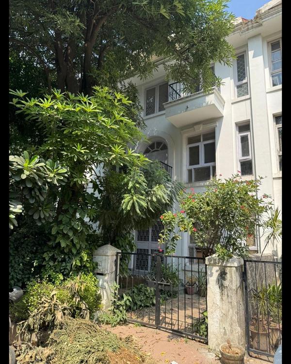 🌟 Spacious 3 BHK Flat for Sal