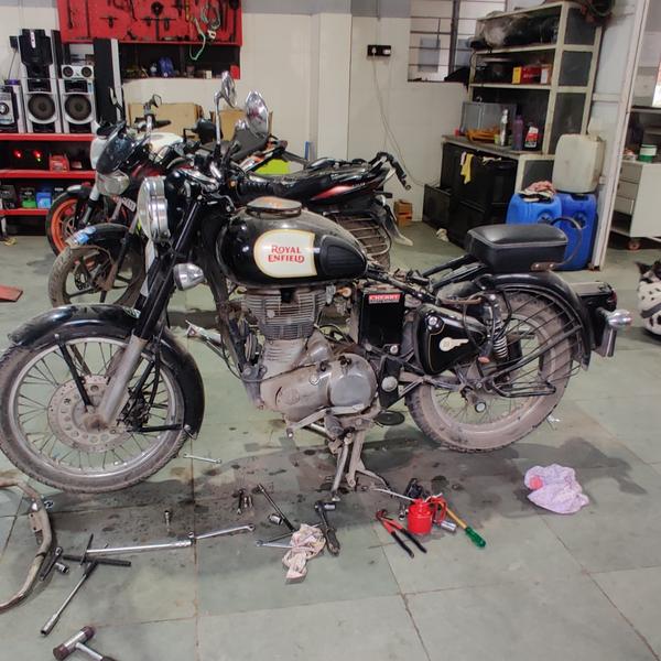 ​At Omega Moto Garage, we set 