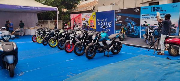 sporty yamaha r15 models