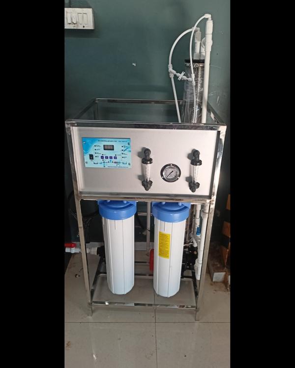 A 100 LPH (Liters Per Hour) Reverse Osmosis Plant 