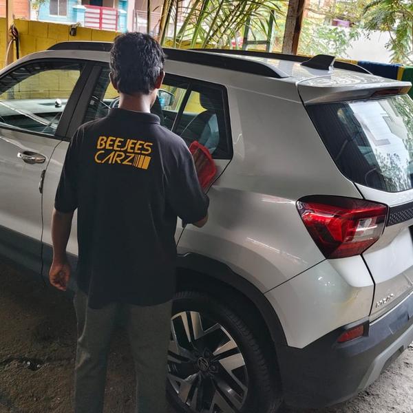 professional car cleaning serv