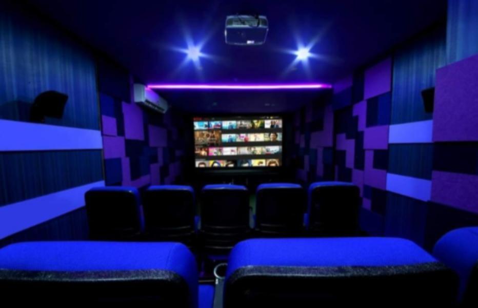 For film enthusiasts and 