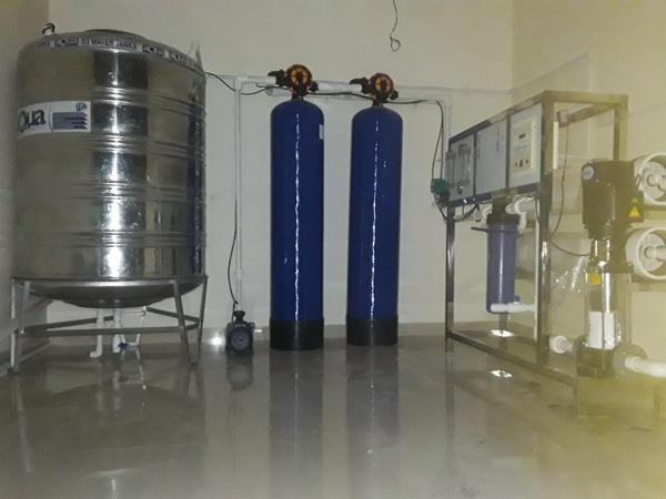 A 1000 LPH (Liters Per Hour) C