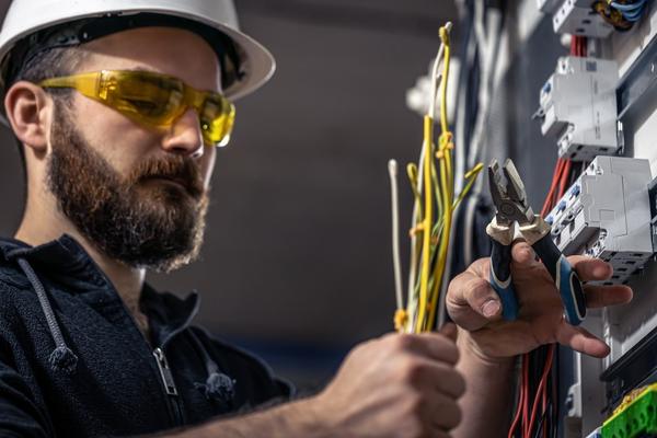 Best electrical contractors for HT LT works in Ban
