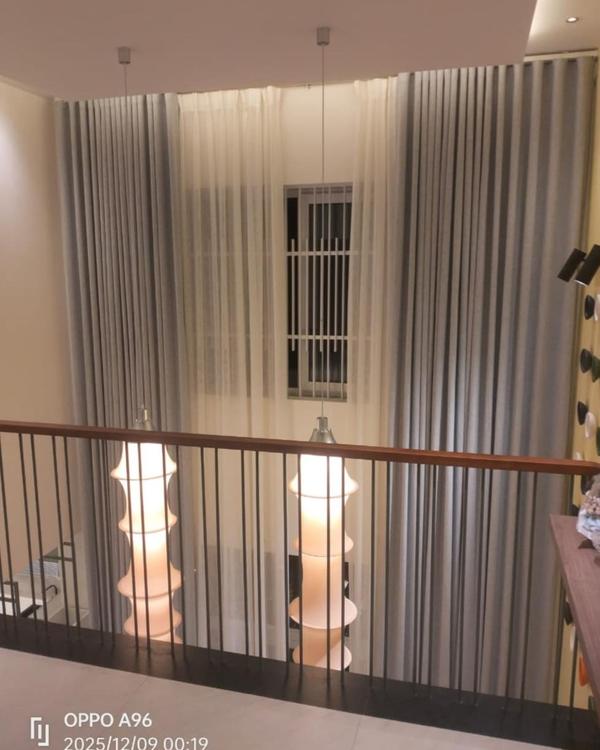 floor to ceiling pleated curta