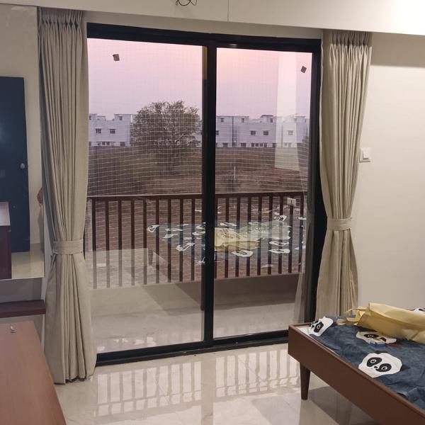 Track less bottom f hassle-fre