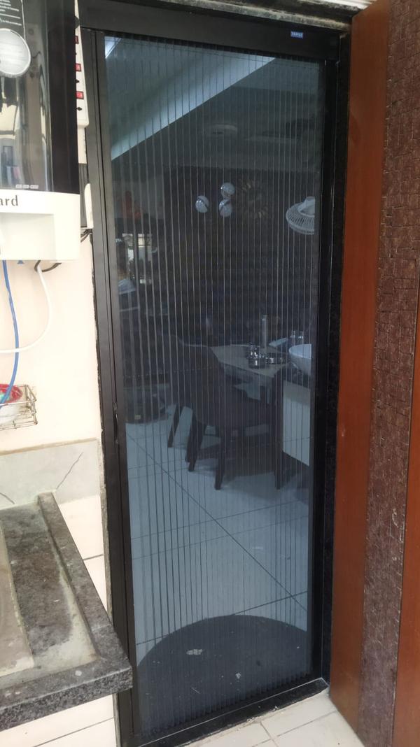 Track less bottom f hassle-fre