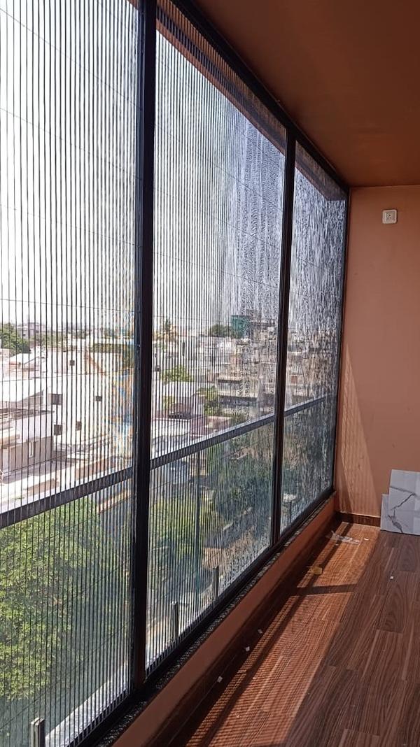 A pleated mosquito net is a mo