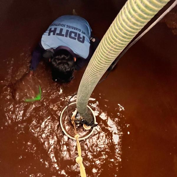 Water tank cleaning in Vasai V