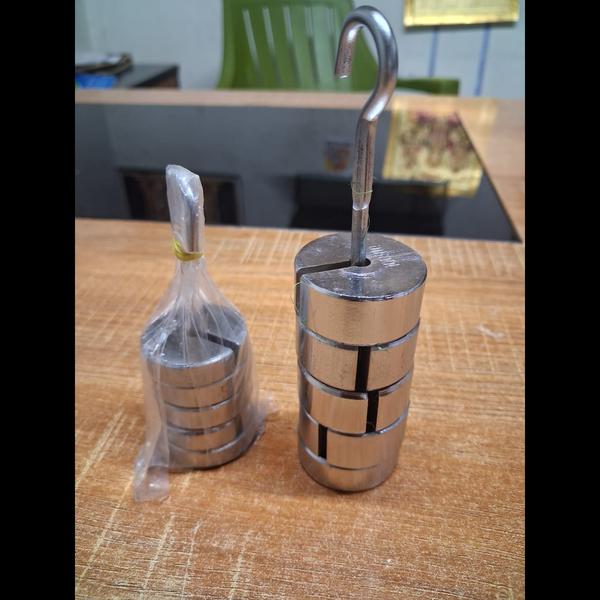 Slotted Weights are precision metal weights (50gm,