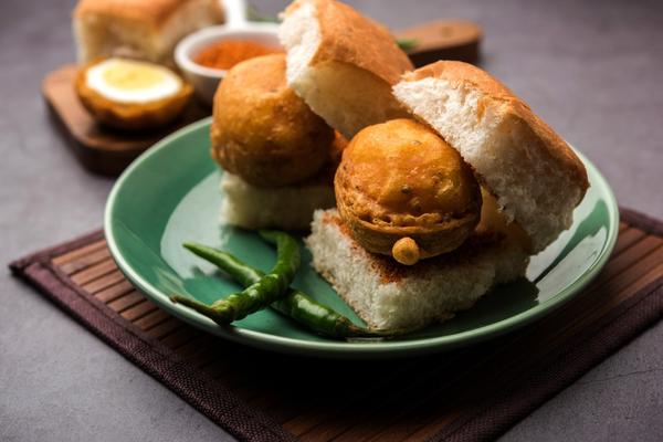 The appeal of the BEST VADAPAV