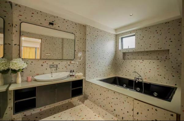 Bathroom Terrazzo Tiles – Modern Design with Lasti