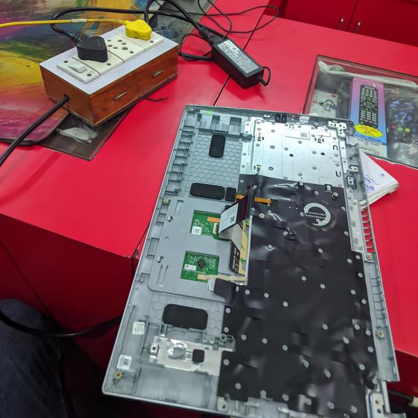 best laptop Repair service cen