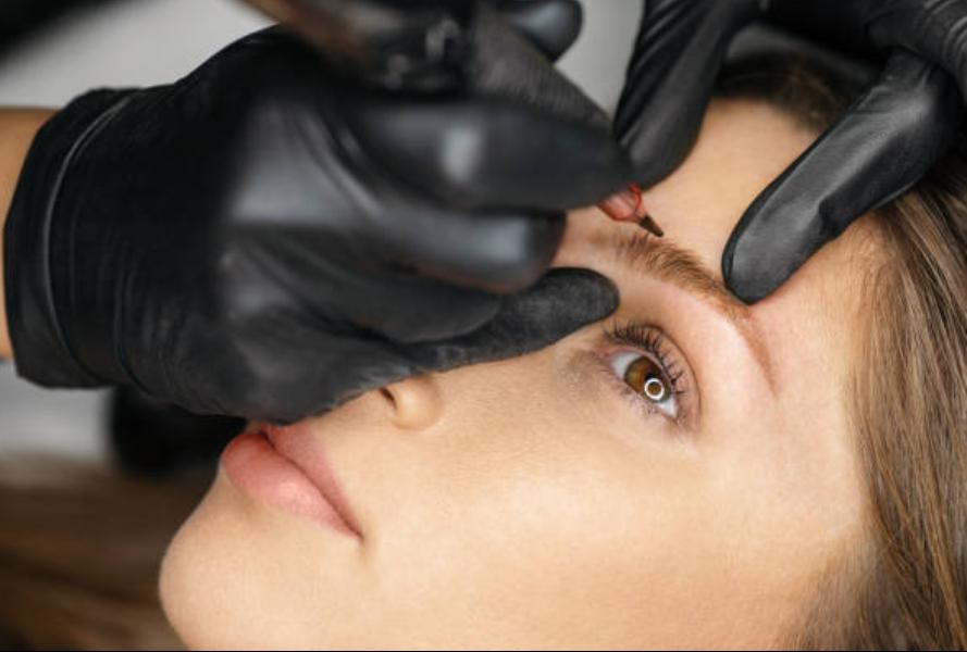 Eyebrow microblading often beg