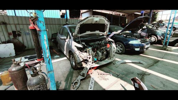 Emergency car repair situation