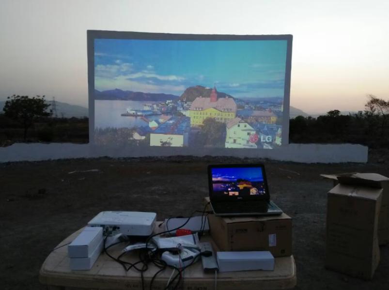 4K Projector and ALR Scre