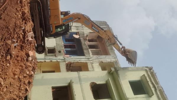 SM TRADERS BUILDING DEMOLITION