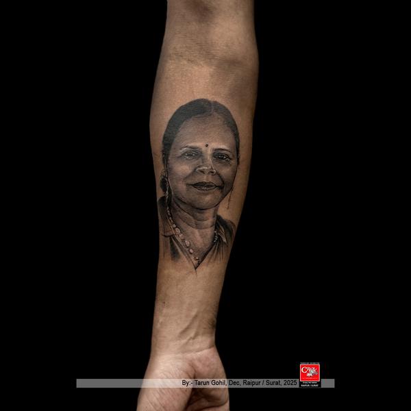 REALISTIC PORTRAIT TATTOO