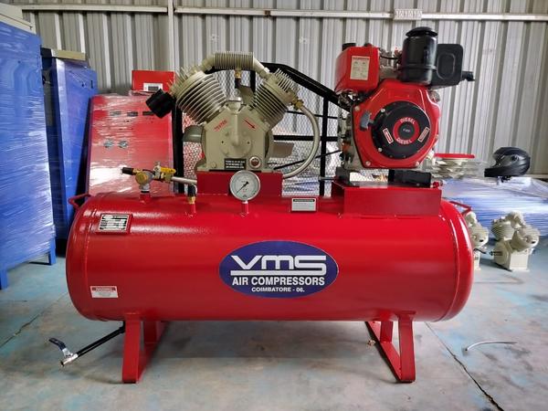 Rotary Screw Compressors: These compressors use tw